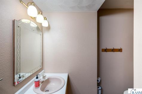 120 N Belmont Drive Mankato MN 56001