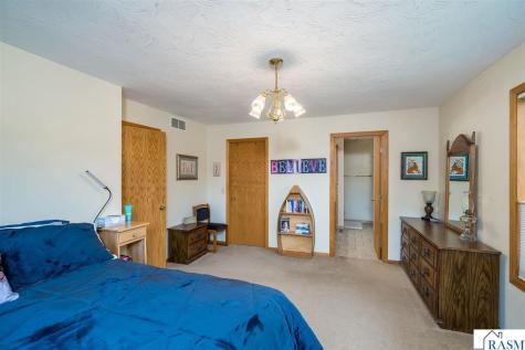 120 N Belmont Drive Mankato MN 56001