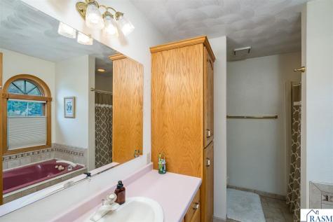 120 N Belmont Drive Mankato MN 56001