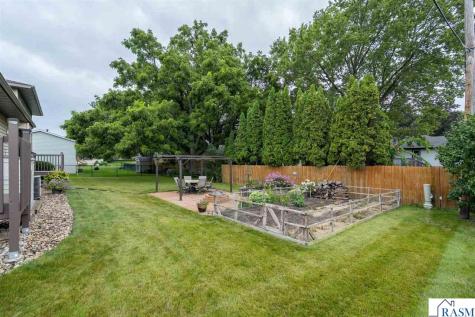 120 N Belmont Drive Mankato MN 56001