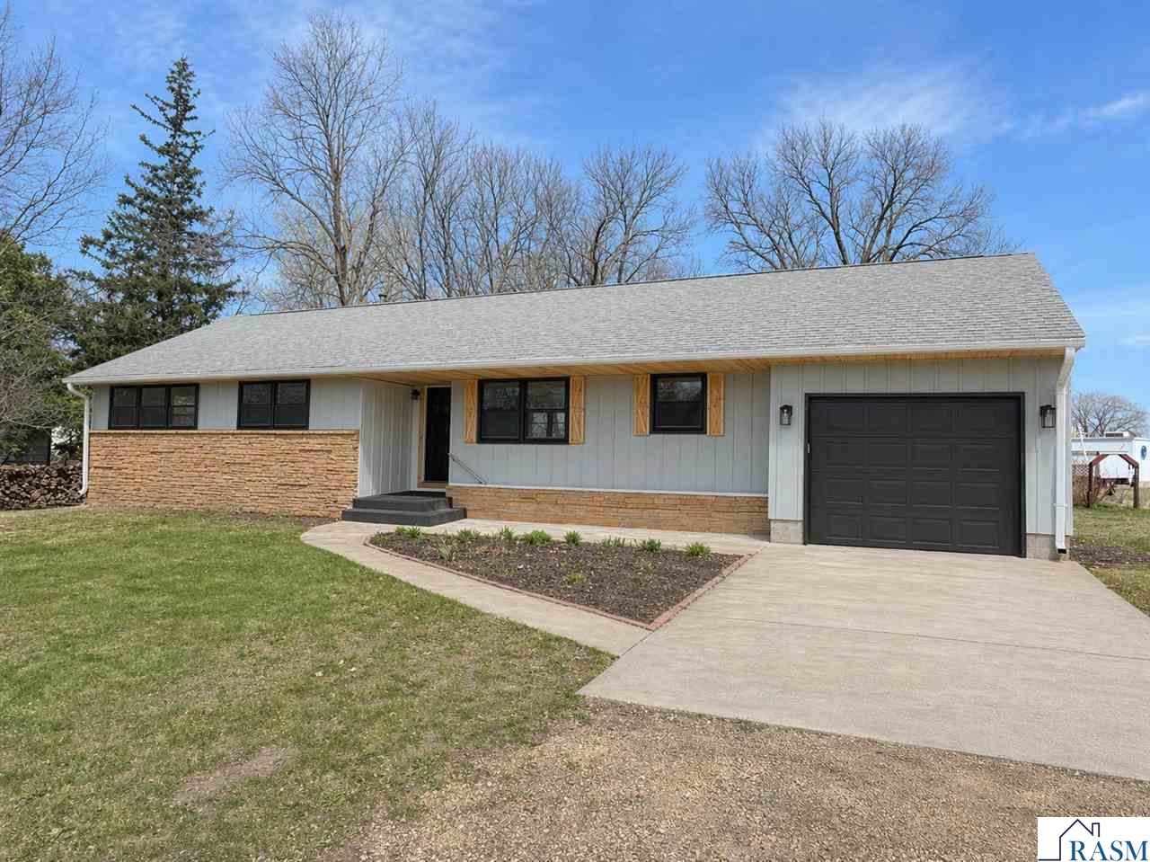 1458 Lookout Drive North Mankato MN 56003