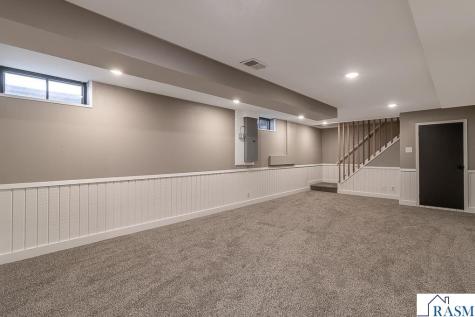 1458 Lookout Drive North Mankato MN 56003