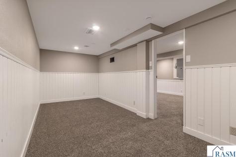 1458 Lookout Drive North Mankato MN 56003