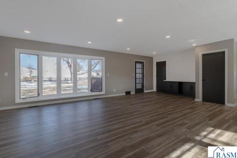 1458 Lookout Drive North Mankato MN 56003
