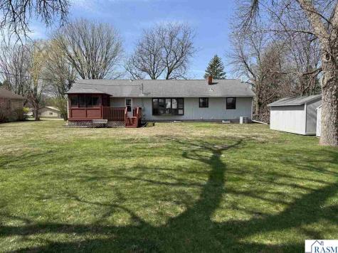 1458 Lookout Drive North Mankato MN 56003