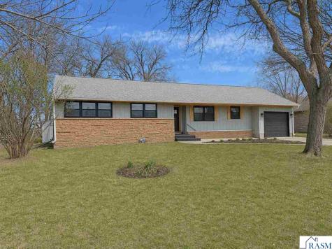 1458 Lookout Drive North Mankato MN 56003
