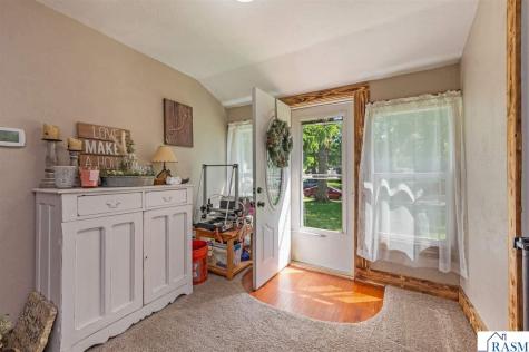 212 E Main Street St. Clair MN 56080