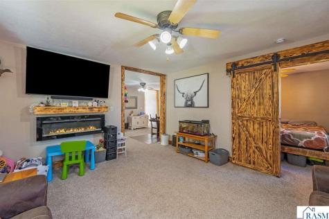 212 E Main Street St. Clair MN 56080