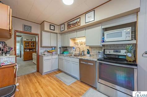 212 E Main Street St. Clair MN 56080
