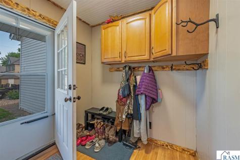 212 E Main Street St. Clair MN 56080