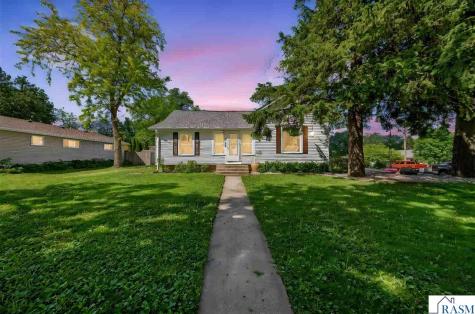 212 E Main Street St. Clair MN 56080