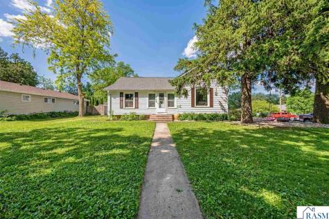 212 E Main Street St. Clair MN 56080