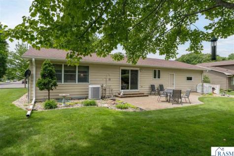 1810 Candi Lane North Mankato MN 56003
