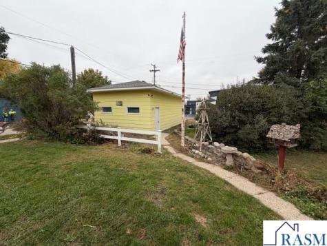 1604 N 2nd Street Mankato MN 56001