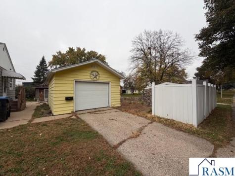 1604 N 2nd Street Mankato MN 56001