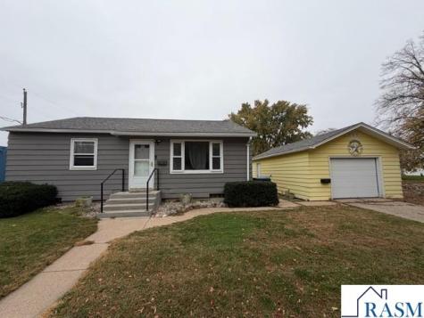 1604 N 2nd Street Mankato MN 56001