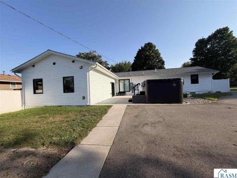 212 Maple Street Cleveland MN 56017