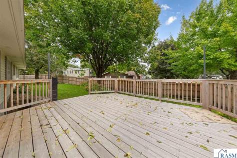 15 Caroletta Court Mankato MN 56001