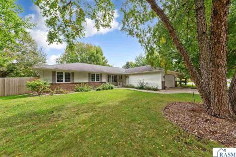 15 Caroletta Court Mankato MN 56001