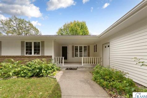 15 Caroletta Court Mankato MN 56001