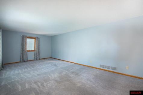 132 Marabou Drive Mankato MN 56001