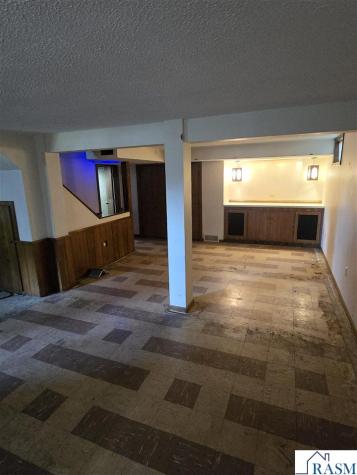 814 S 4th Avenue St. James MN 56081