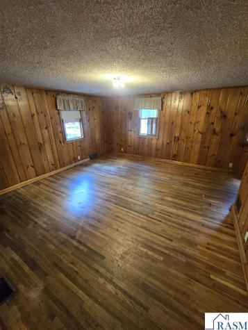 814 S 4th Avenue St. James MN 56081