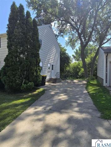 814 S 4th Avenue St. James MN 56081