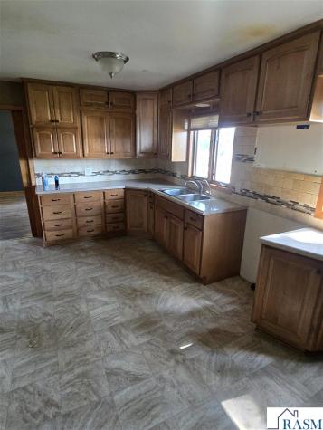 814 S 4th Avenue St. James MN 56081