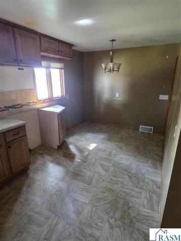 814 S 4th Avenue St. James MN 56081