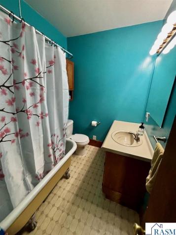 102 W College Avenue St. Peter MN 56082