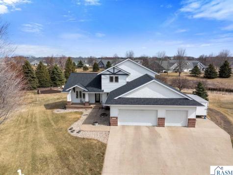 120 Callaway Court Mankato MN 56001