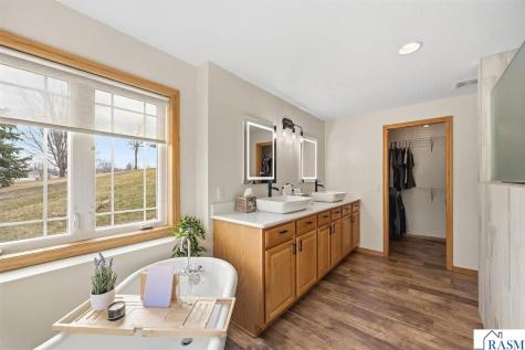 120 Callaway Court Mankato MN 56001