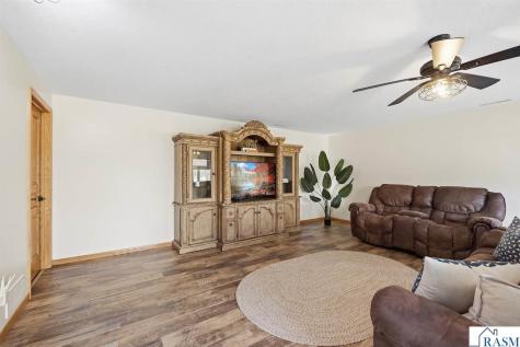 120 Callaway Court Mankato MN 56001