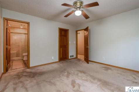 50 Canterbury Court Mankato MN 56001