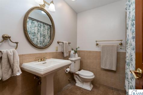 50 Canterbury Court Mankato MN 56001