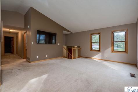 50 Canterbury Court Mankato MN 56001