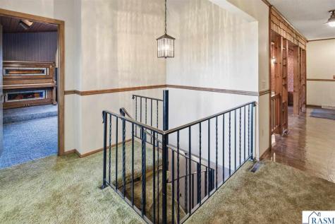 208 N 4th Avenue Waldorf MN 56091