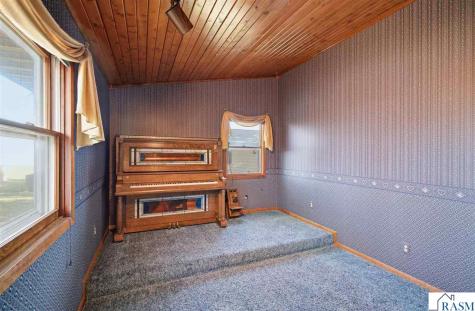 208 N 4th Avenue Waldorf MN 56091