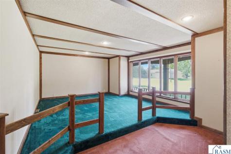 208 N 4th Avenue Waldorf MN 56091