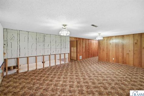 208 N 4th Avenue Waldorf MN 56091