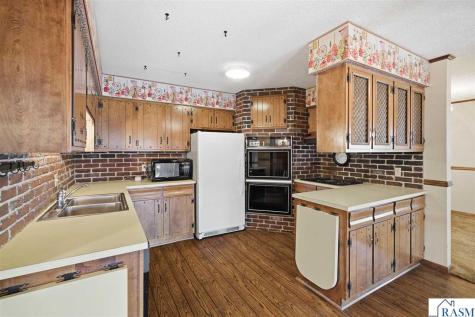 208 N 4th Avenue Waldorf MN 56091