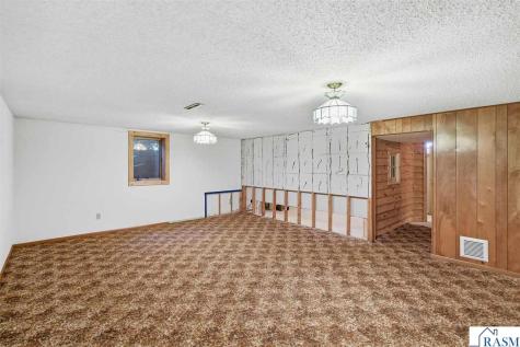 208 N 4th Avenue Waldorf MN 56091