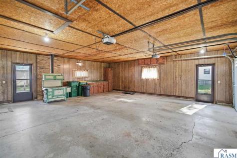 208 N 4th Avenue Waldorf MN 56091