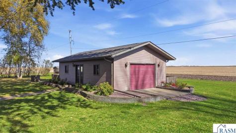 208 N 4th Avenue Waldorf MN 56091
