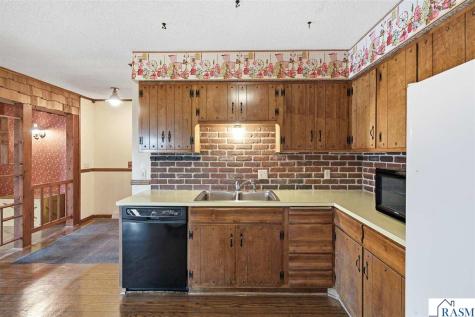 208 N 4th Avenue Waldorf MN 56091