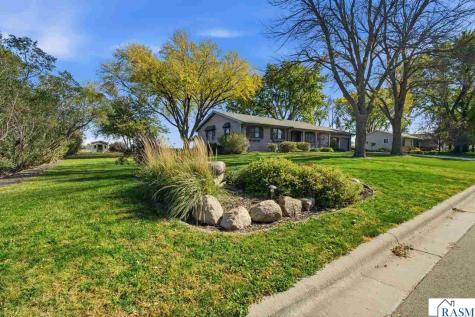 208 N 4th Avenue Waldorf MN 56091