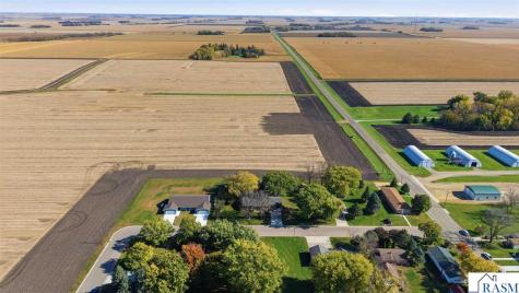 208 N 4th Avenue Waldorf MN 56091