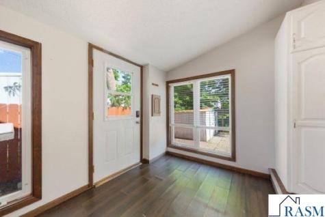 109 Florence Street Mankato MN 56001