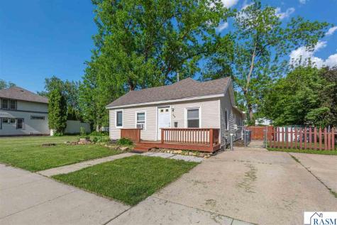 109 Florence Street Mankato MN 56001